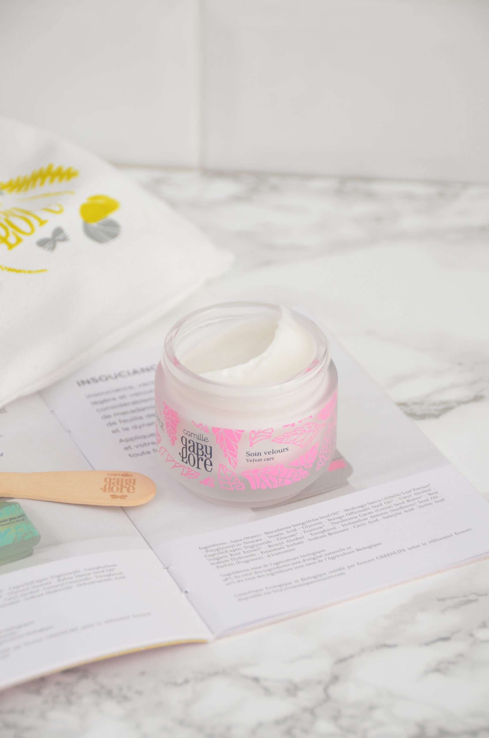 Insouciance (2) Produit insouciance sur livre 2