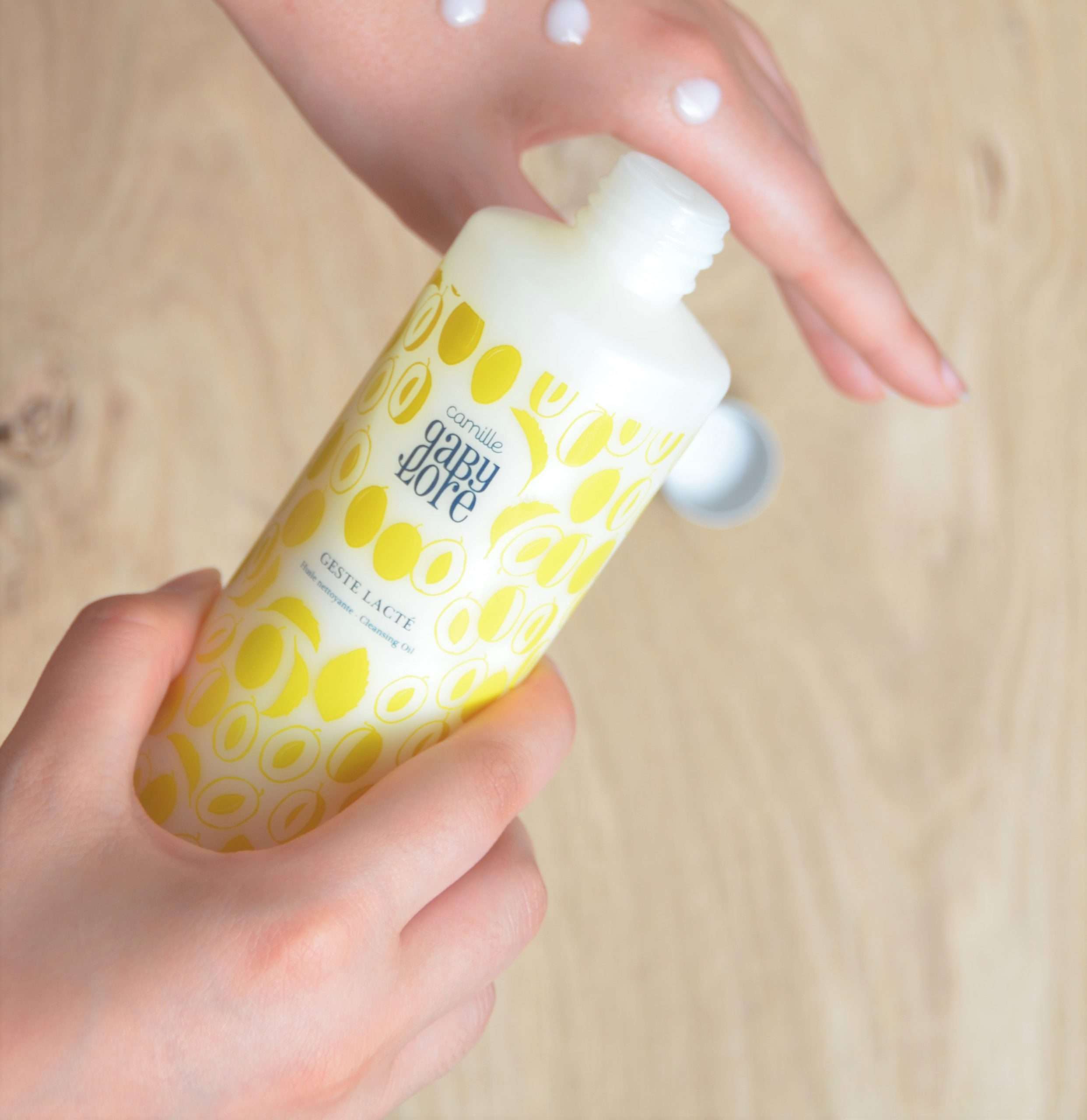 Produit geste lacté main Produit geste lacté main