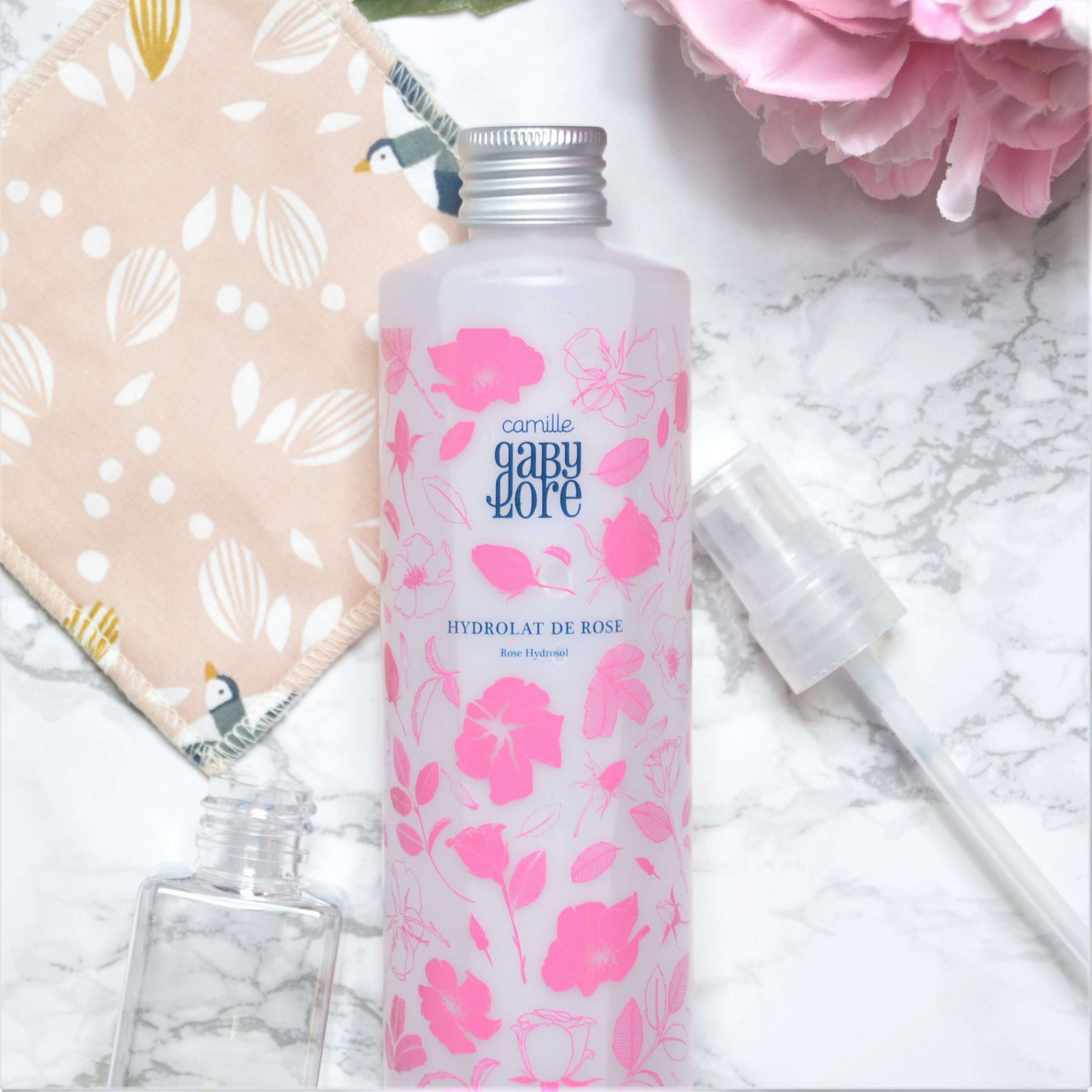 Produit hydrolat de rose en situation 2 Produit hydrolat de rose en situation 2